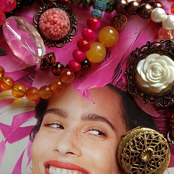 Cynvision original One of a Kind Diva laureate - Picture 1 of 7